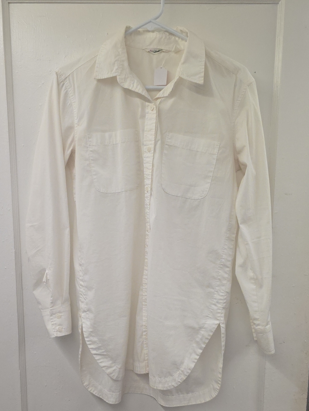Athleta Women's Long Sleeve Button-Down Shirt in Off-White/Cream